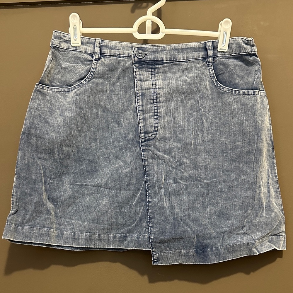 NWT MEDIUM Sadie & Sage Indigo Buttoned Skirt